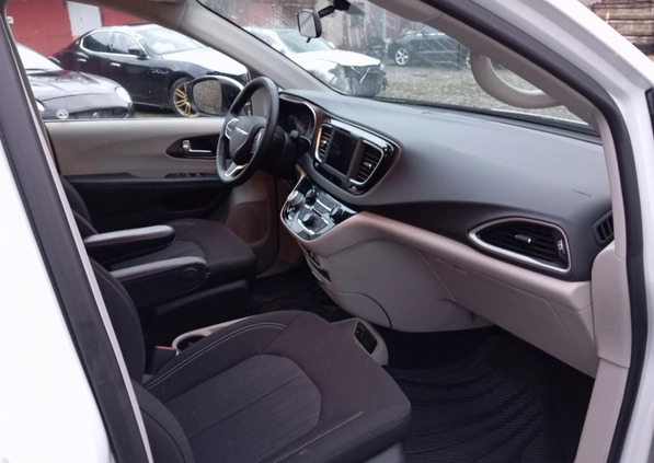 Chrysler Pacifica cena 100000 przebieg: 6690, rok produkcji 2021 z Świdnica małe 79